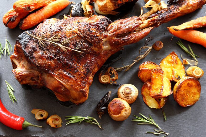 Geschmorte Lammkeule | © iStock Geschmorte Lammkeule | © iStock