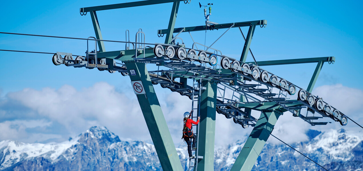 Seilbahnmitarbeiter:in | © Golm Silvretta Lünersee Tourismus GmbH Bregenz, Marcel Hagen Seilbahnmitarbeiter:in | © Golm Silvretta Lünersee Tourismus GmbH Bregenz, Marcel Hagen