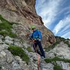 Golm-Blog Autorin Veronika | © Golm Silvretta Luenersee Tourismus GmbH Frau beim Klettern in einem Felsen | © Golm Silvretta Luenersee Tourismus GmbH
