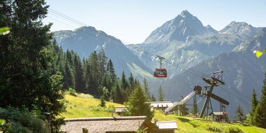 Tafamuntbahn, die gerade den Berg hinauffährt | © Golm Silvretta Lünersee Tourismus GmbH Bregenz, Stefan Kothner